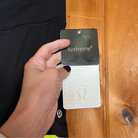 Lululemon Athletica Black and Neon Green Bike Shorts Velo Vixen Short - Picture 4 of 6